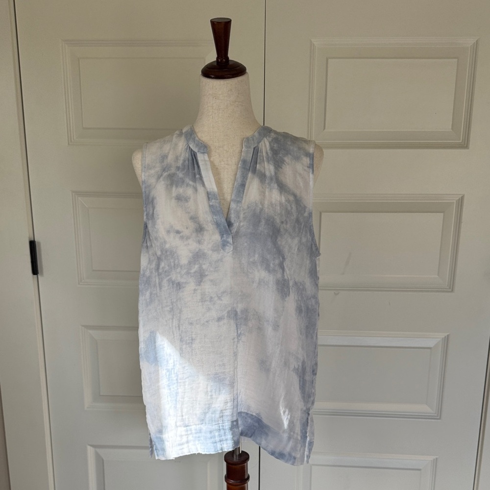 Rails Women's Light Blue and White Tie-Dye Sleeveless Split V Top